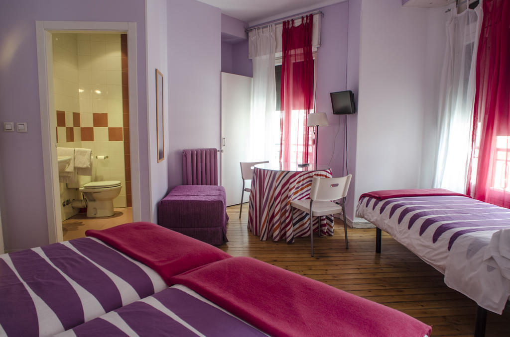 Pension Blanca B&B Leon Bilik gambar